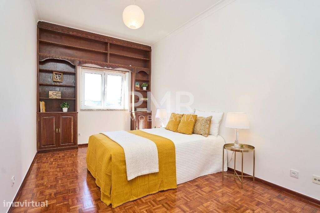 Apartamento T4 no Lumiar com estacionamento-8