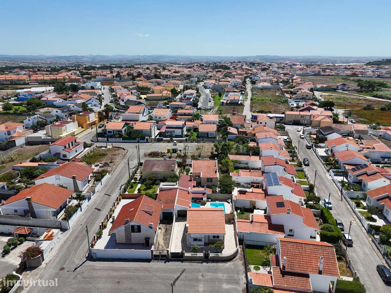 MORADIA TÉRREA T2+2 COM GARAGEM E PISCINA AQUECIDA, NA SILVEIRA, A 5 M-45