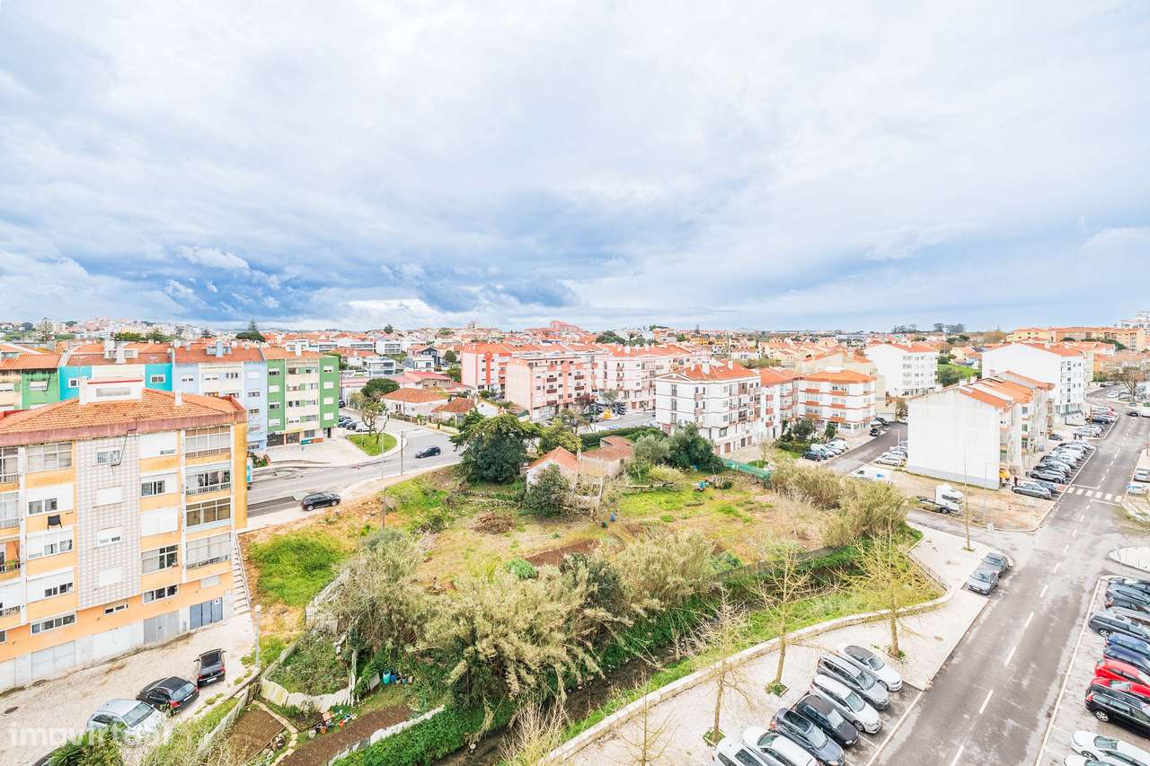 T3 em Mem Martins muito luminoso-39