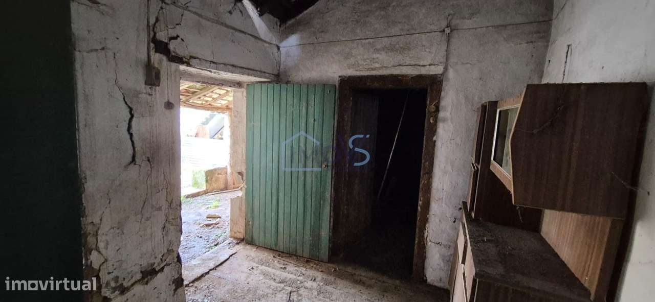 Moradia T2 para Recuperar com Terreno de 4.080 m² | Ferreira do Zêzere-8