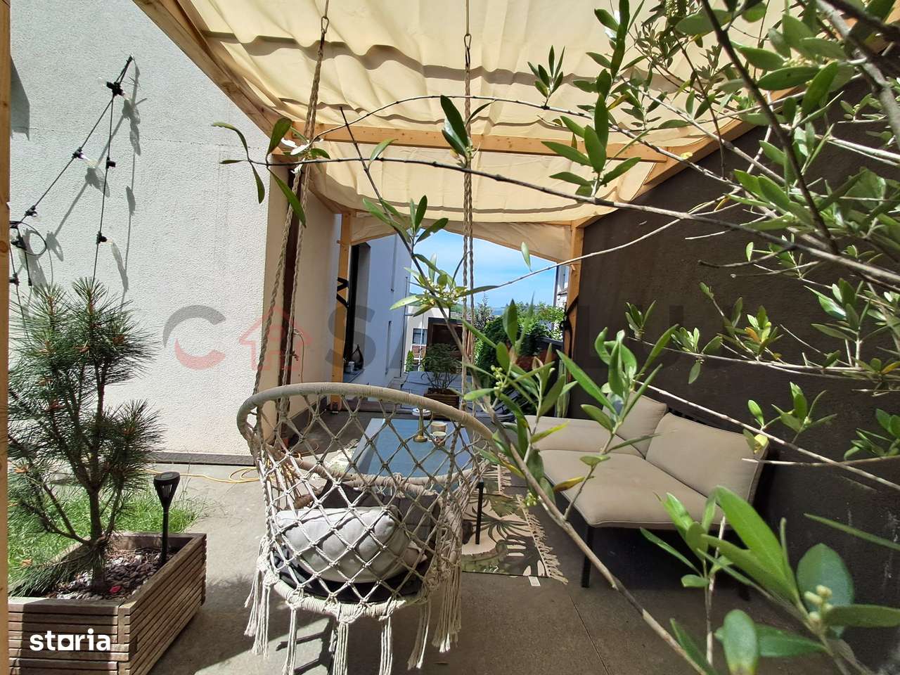 Apartament pe 2 nivele la vilă + Curte, Piscină, Saună și garaj, Gr-13