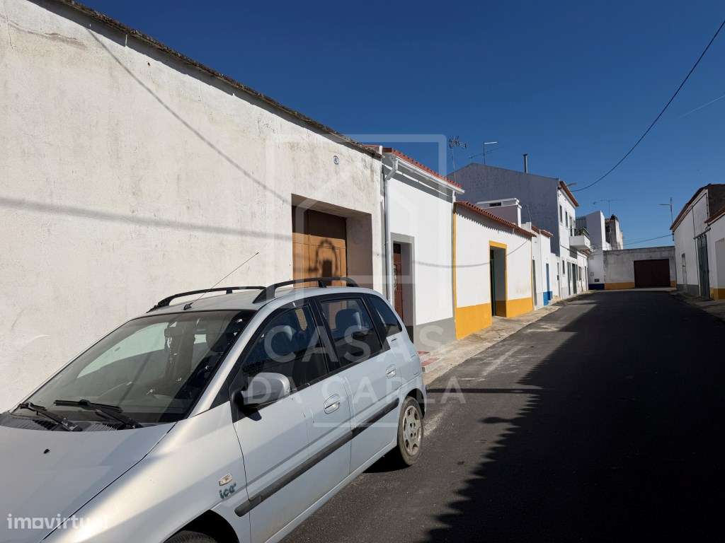 Moradia T2 com quintal em Cuba-21