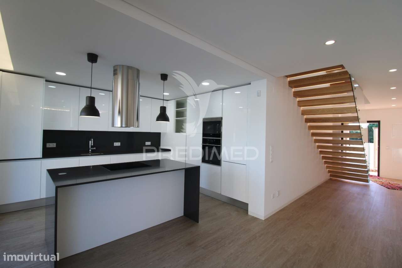 Moradia T4 - Sobreda - Grande imagem: 3/38