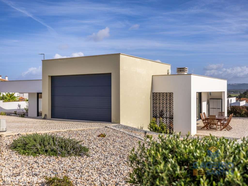 Moradia T3 individual de 2023 com garagem-35