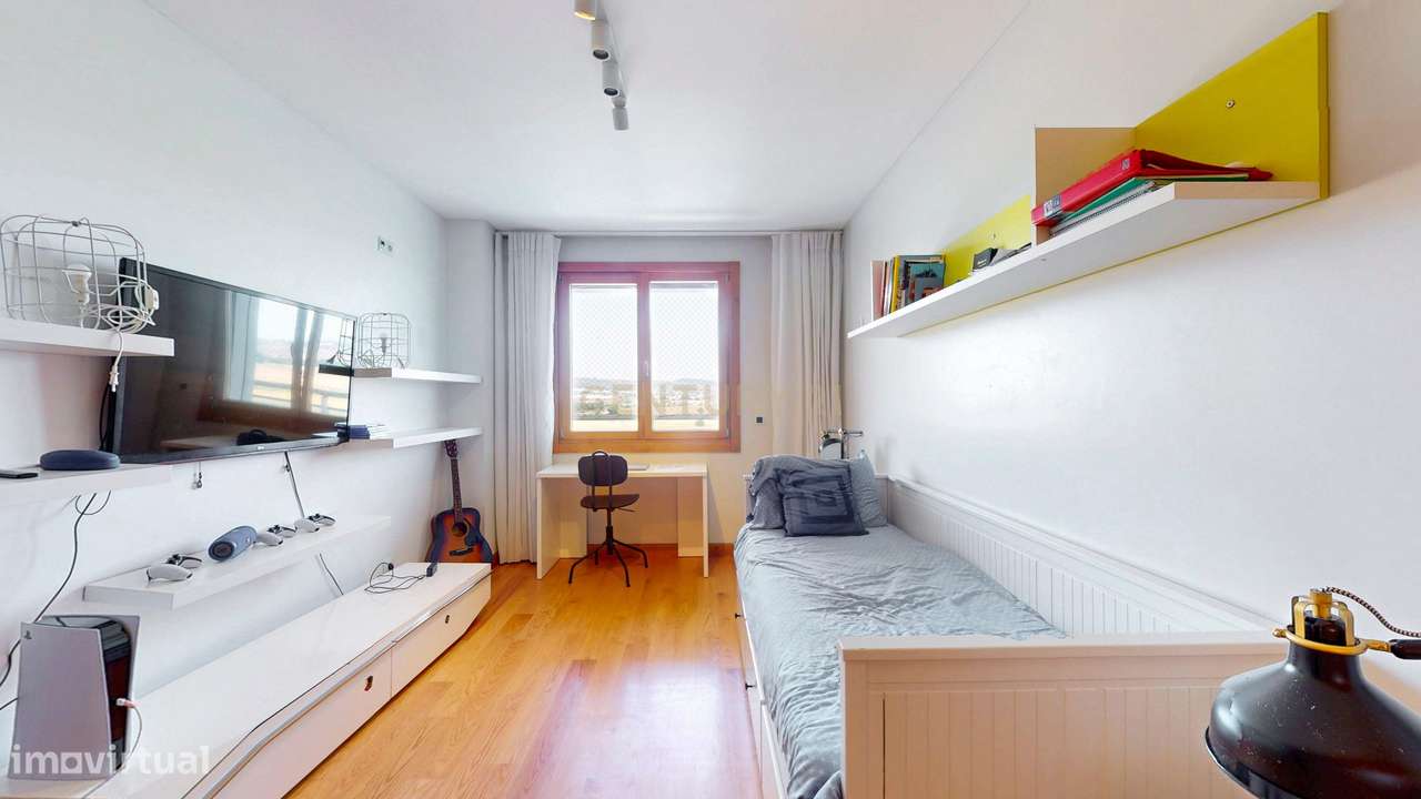 Apartamento T4 no Infantado de excelência, conforto e vista sobre a le-29