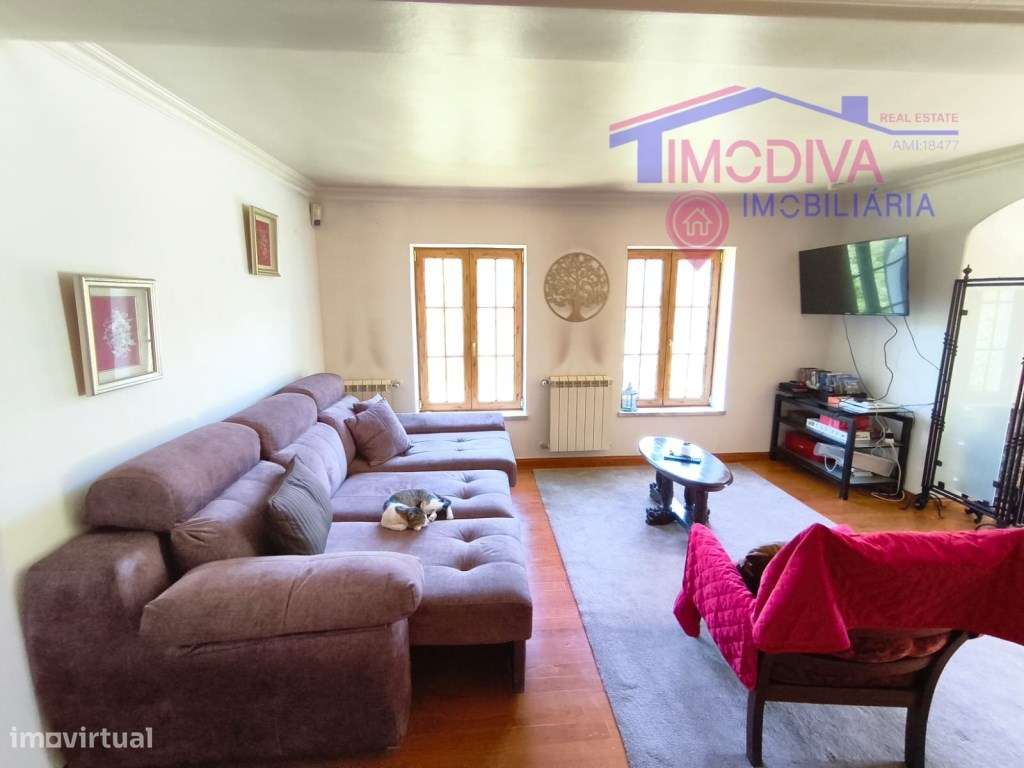 Propriedade com moradia, anexo, piscina e terreno com mais 2 ha-35