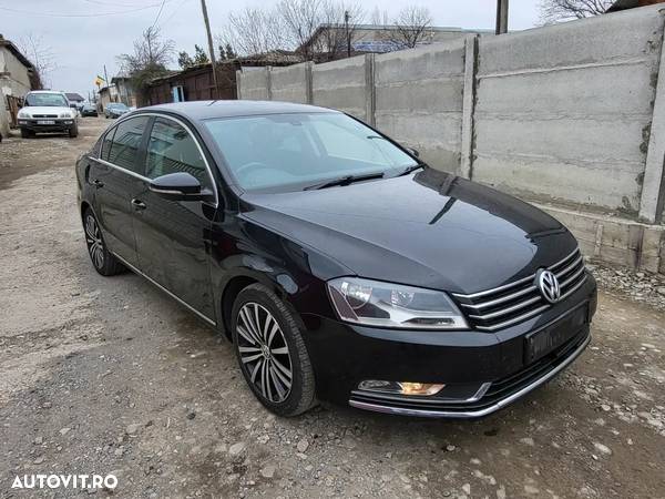 Dezmembram/Piese Volkswagen Passat B7 - 2