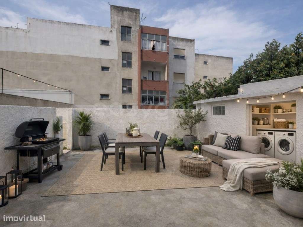 Espetacular Apartamento T3 com logradouro em Amora-15