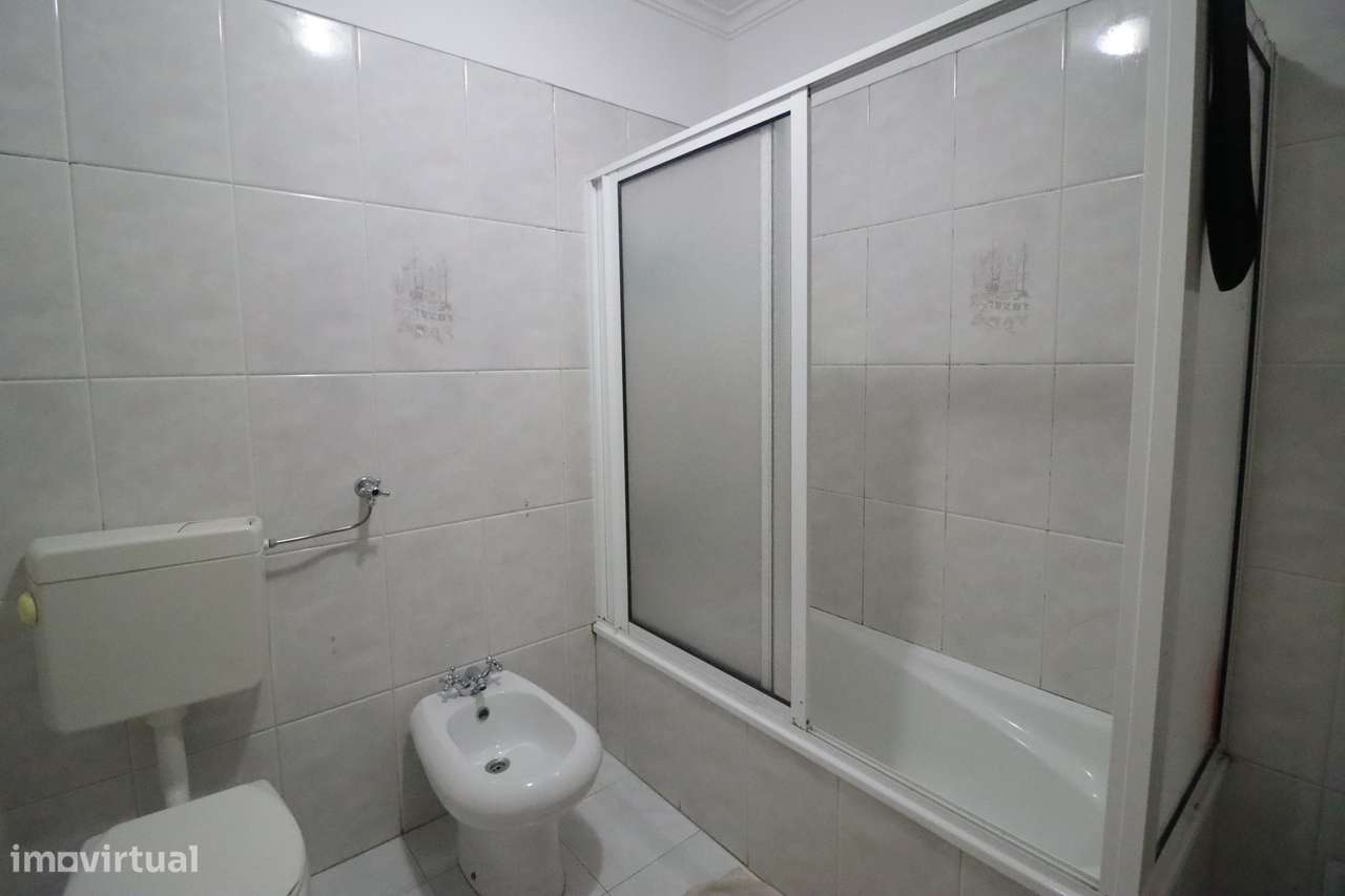 Apartamento Duplex T4+1 de ampla área, em Mem Martins-10