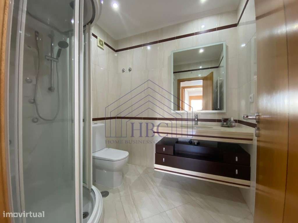 Apartamento T3 nas Colinas do Cruzeiro | 4 Parqueamentos + Arrecadação-24