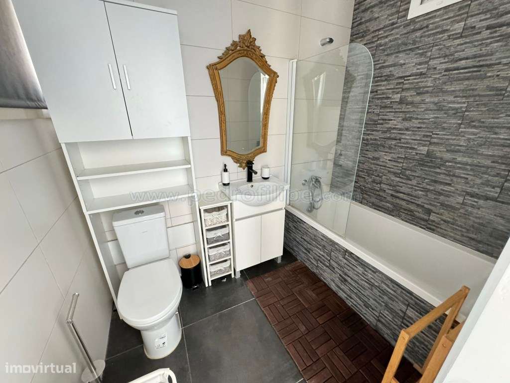 Apartamento T2 remodelado no centro da vila-12