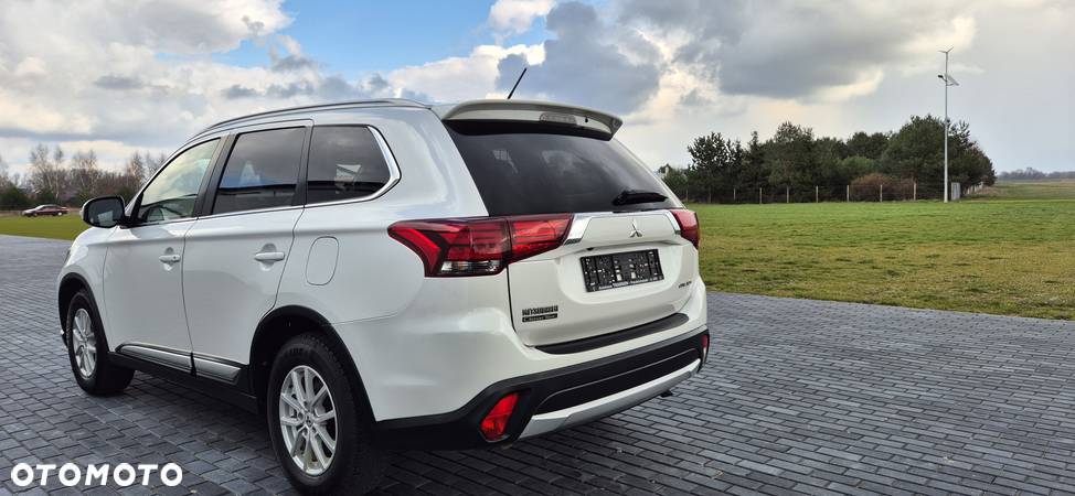 Mitsubishi Outlander 2.0 2WD SUV-Star - 8