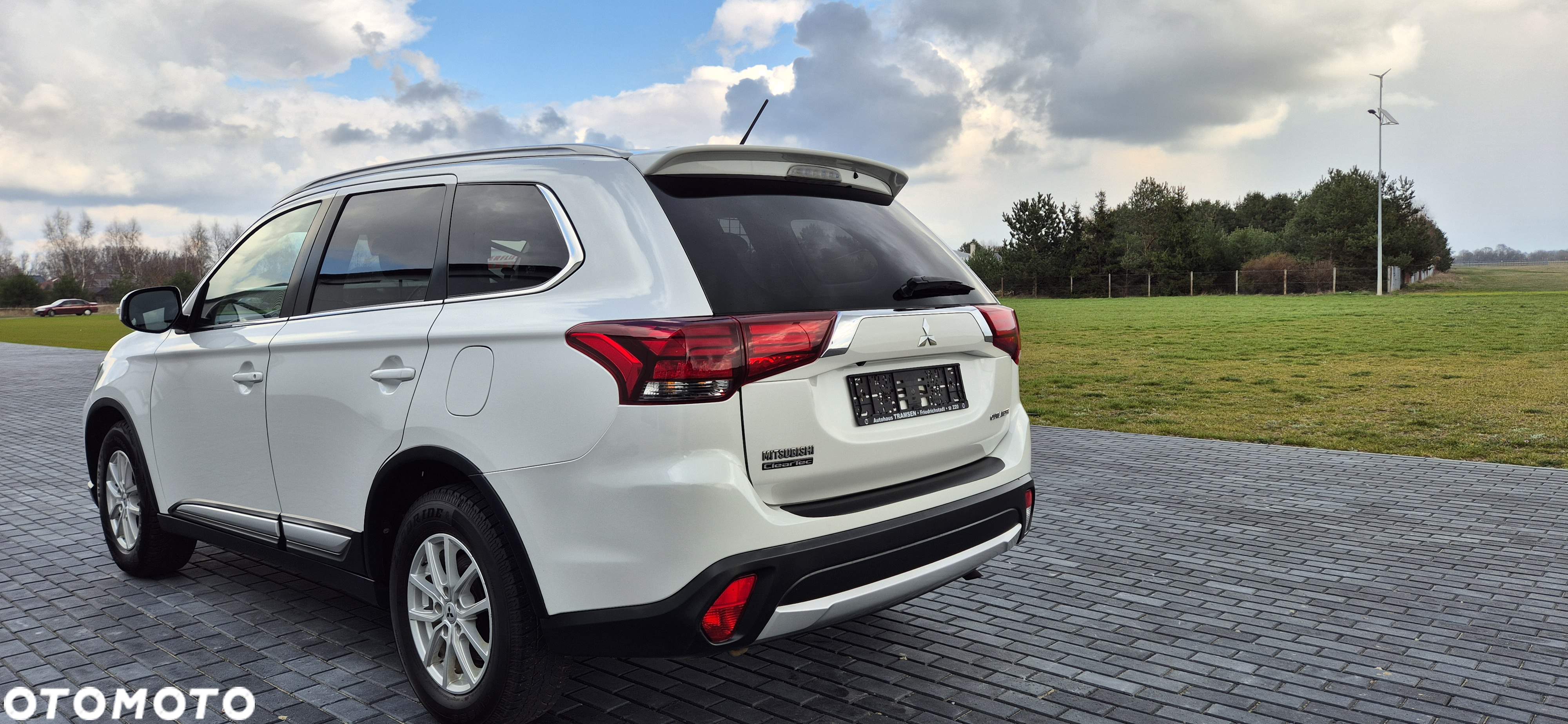 Mitsubishi Outlander 2.0 2WD SUV-Star - 8