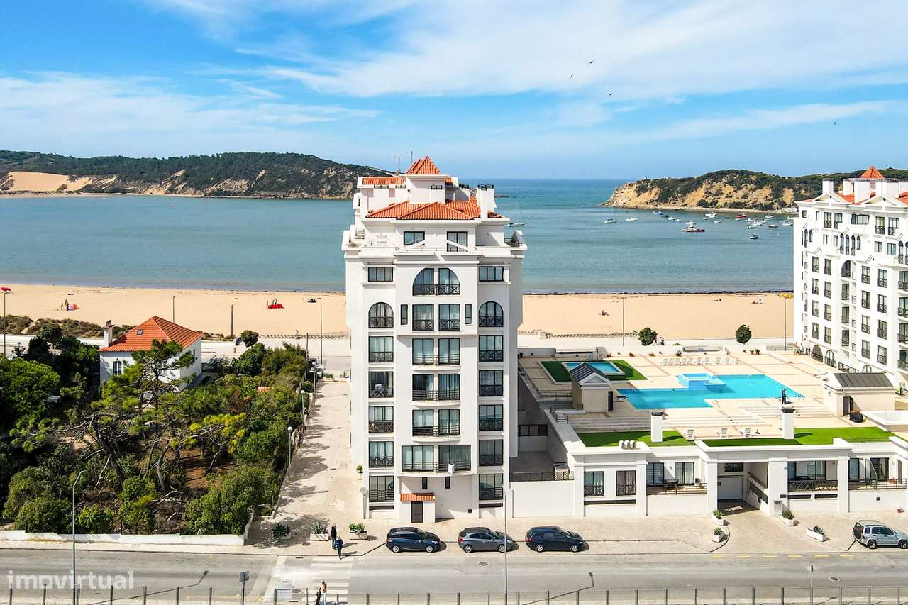 T2 na Marginal de São Martinho do Porto | Piscina com Vista Baía-21