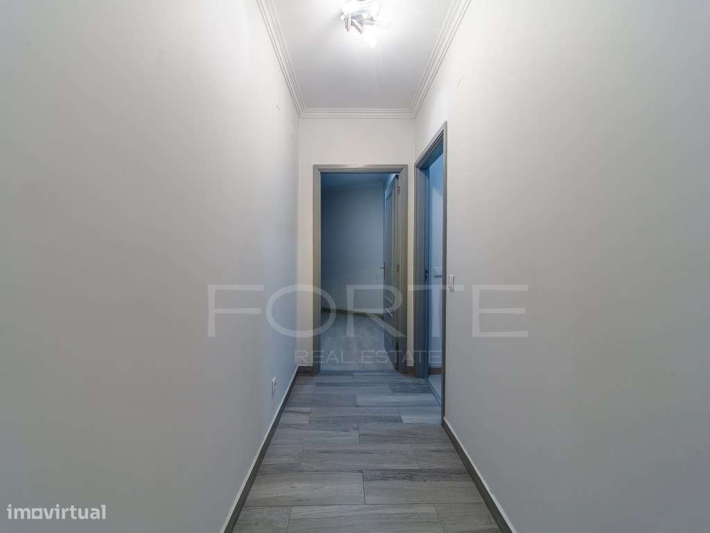 Apartamento T2 em São João da Madeira-12