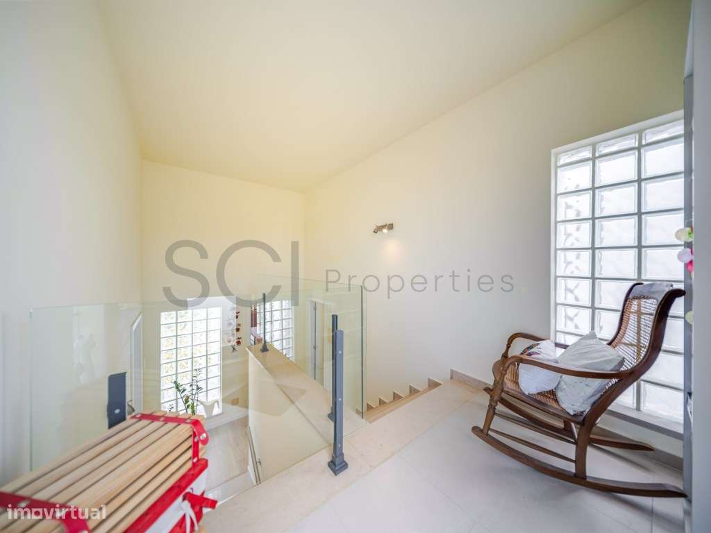 Moradia com piscina nas Quintinhas-40