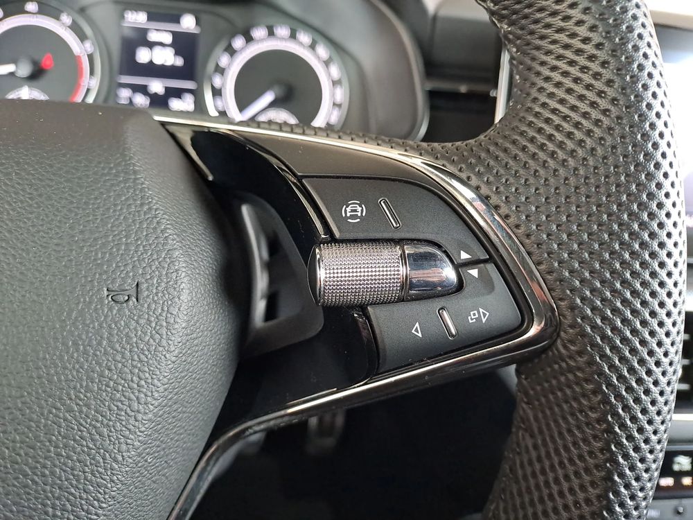 SKODA KAMIQ Style 1,0 TSI 110KM Virtual ACC Grzana P.szyba Kamera Salon Pl ASO