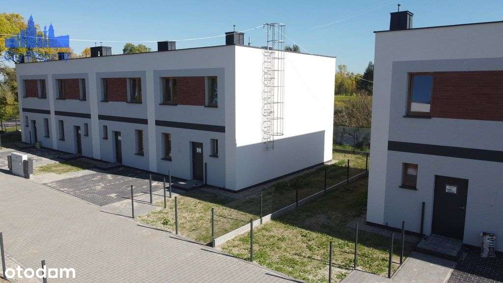 Nowoczesny segment z ogródkiem-1