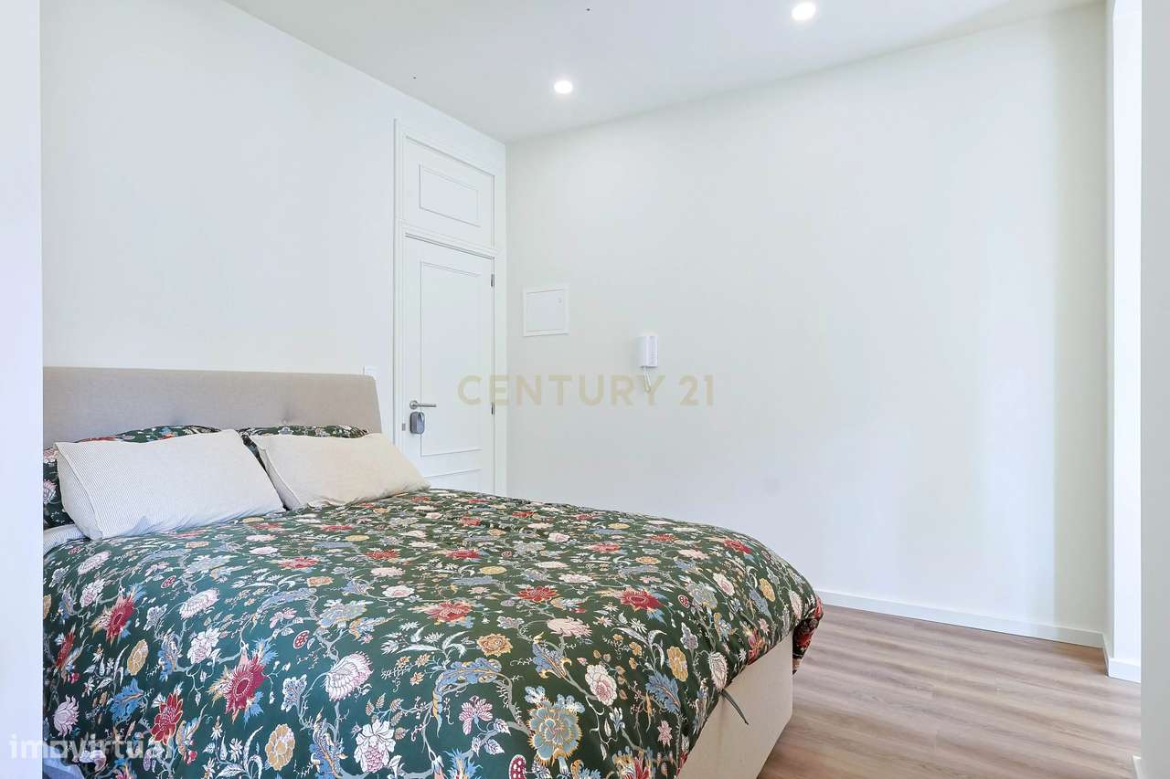 Prédio Reabilitado à Venda em Gaia-7