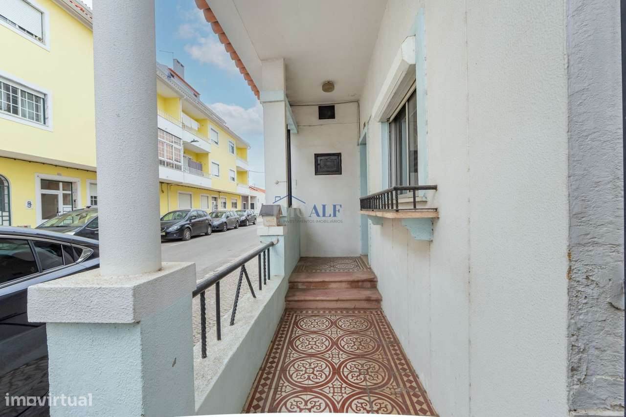 Moradia T2 com quintal no centro do Pinhal Novo, junto a transportes-25