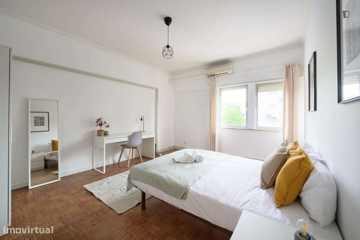 Quarto - localizado em Roma-Areeiro Lisbon - Grande imagem: 2/52