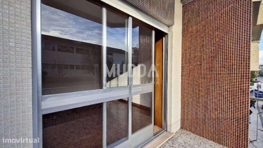 T4 com garagem | Habitação Própria ou Investimento  | Localização exce - Grande imagem: 4/20