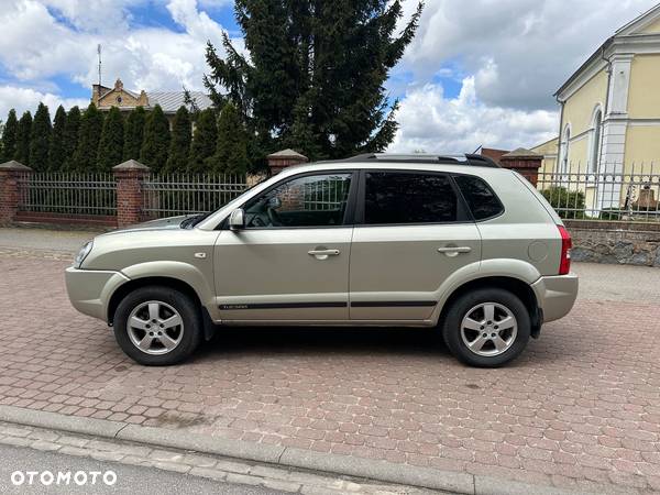 Hyundai Tucson 2.0 Comfort 2WD - 16