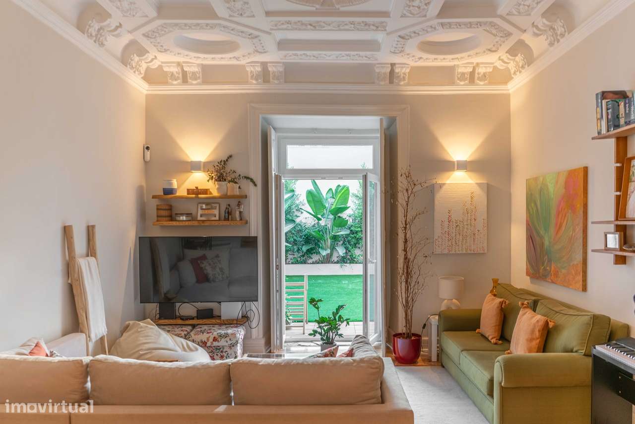 Apartamento T5 Totalmente Remodelado Com Jardim Nas Avenidas Novas L