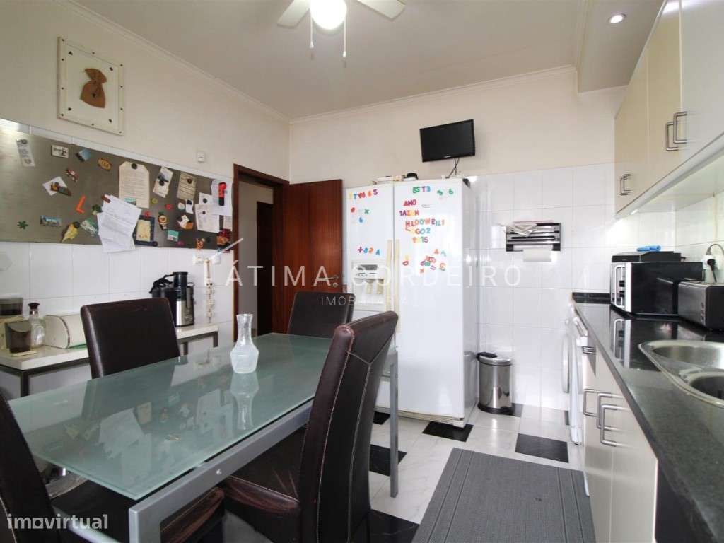 Excelente Moradia T3+1 com garagem em zona privilegiada-9