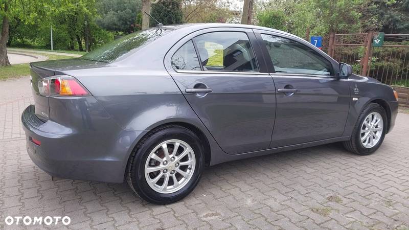 Mitsubishi Lancer 1.6 Invite - 11