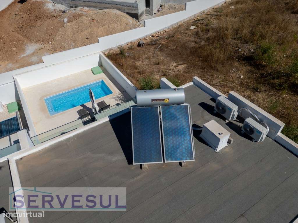 Moradia Moderna com Piscina e uma vista magnifica para o Campo de G...-50