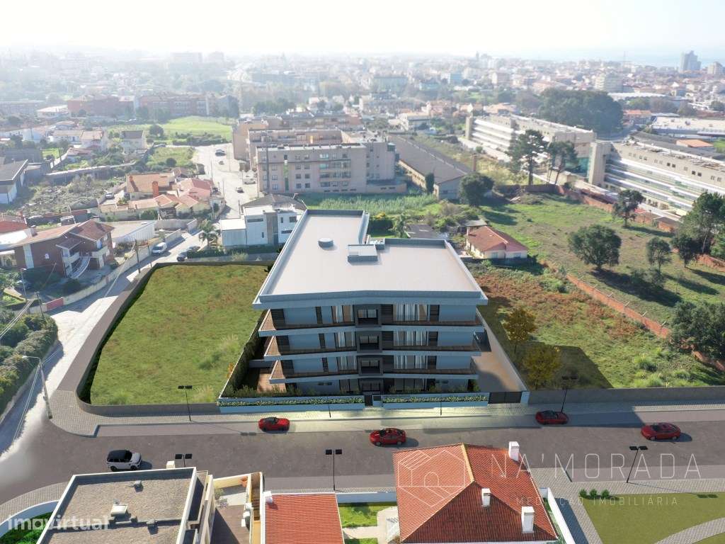 Apartamento T3 com terraço de 40m2 em São Félix da Marinha-23
