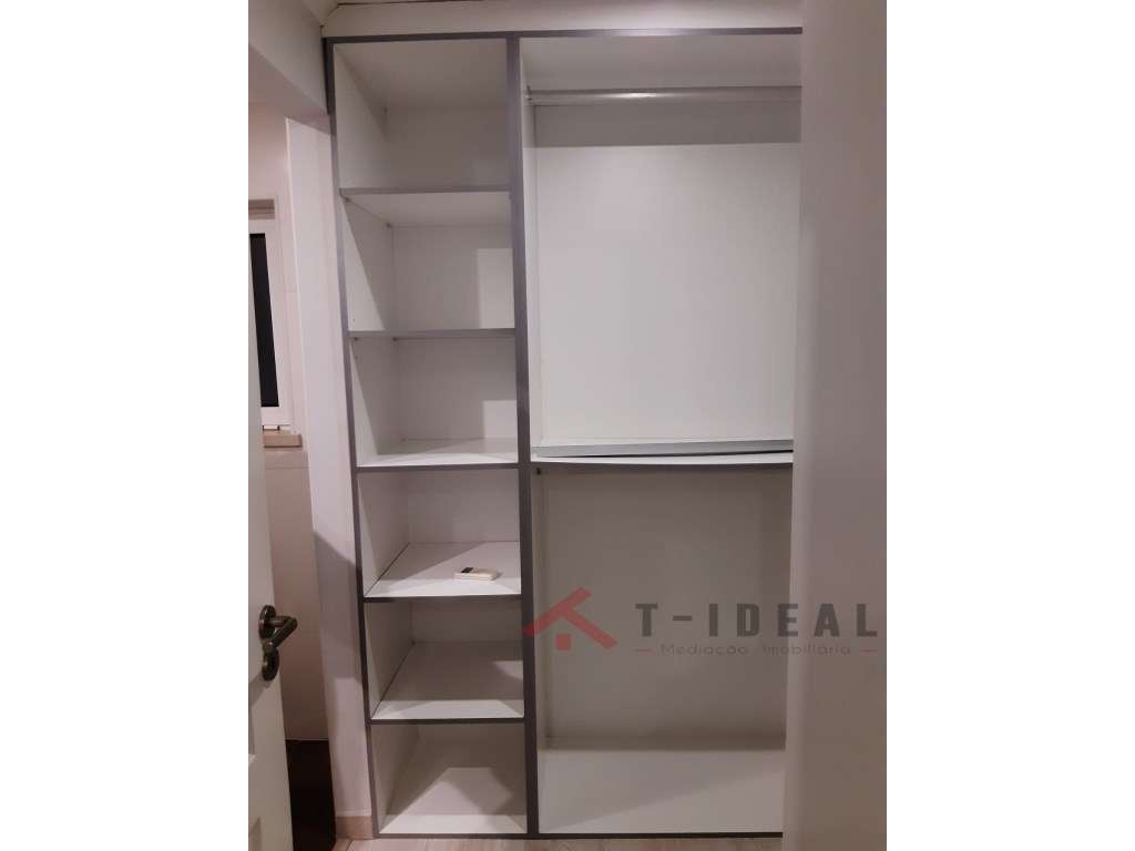 Moradia T3 Renovada com Espaço Exterior-5