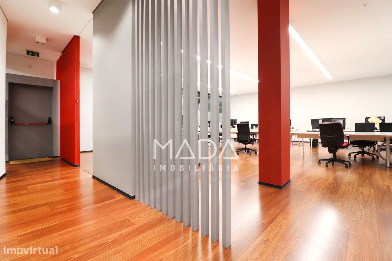 Escritório c/garagem (12 carros) na Av. da República em V.N. de Gaia-46