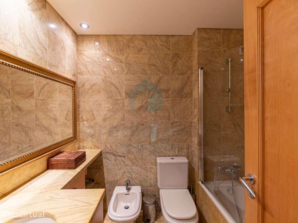 Moradia T5 em Vilarinha-31