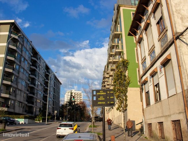 APARTAMENTO T1+1 TOTALMENTE REMODELADO EM ZONA NOBRE DO PORTO-27