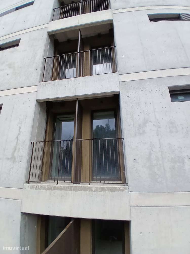 T1 Novo com garagem, varanda e ar condicionado-8