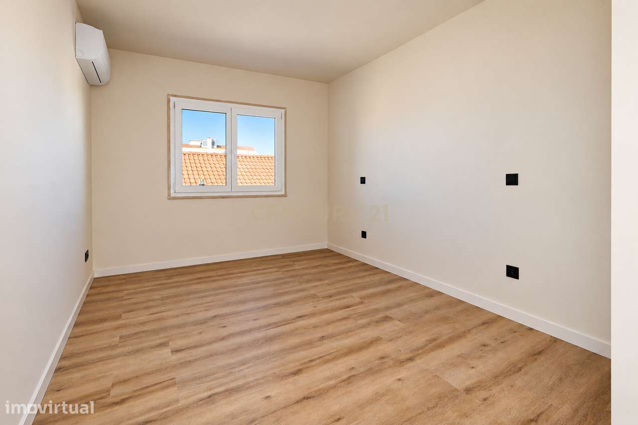 Espectacular Apartamento T3, totalmente remodelado, no centro do Monti-27