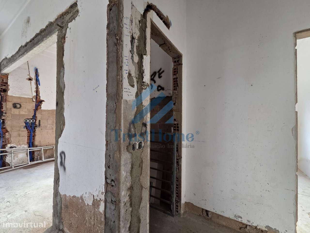 V4 para remodelação em São João da Ribeira a 13 Km de Rio Maior-22