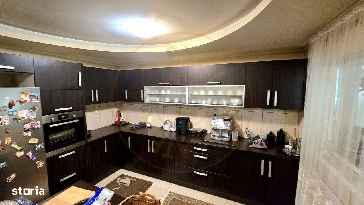 de vanzare casa str Șoimoseni - Imagine principală: 3/19