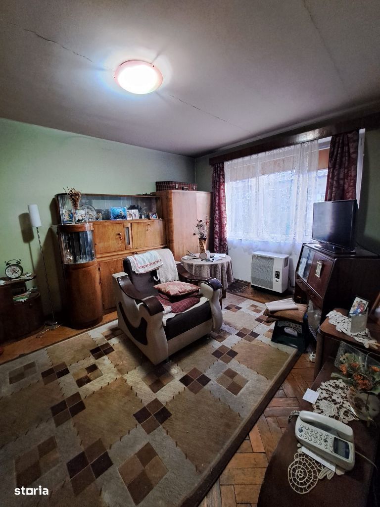 Vanzare – Apartament 2 camere, decomandat, etaj 3 din 4