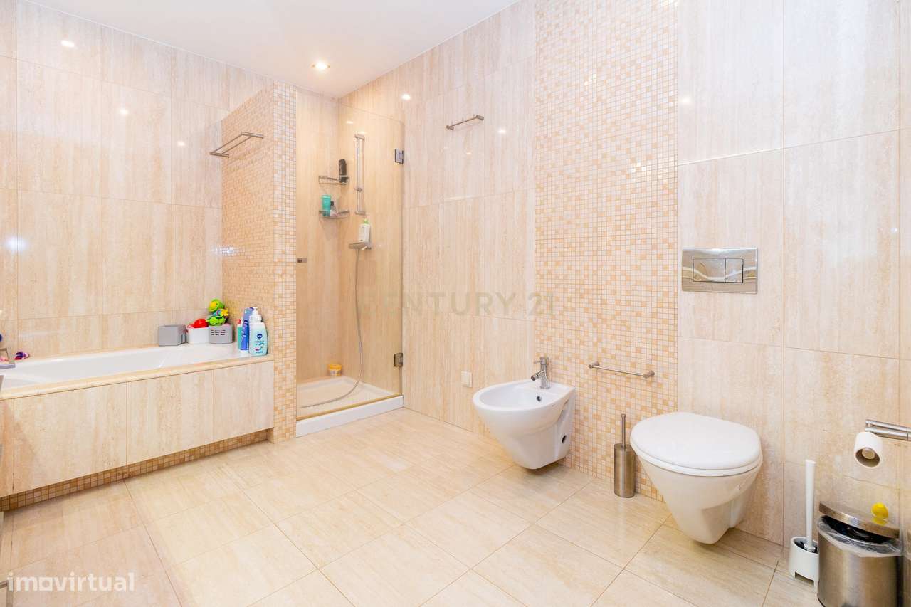 Apartamento Moderno T2 com Garagem para Arrendamento na Boavista, Leir - Grande imagem: 5/35