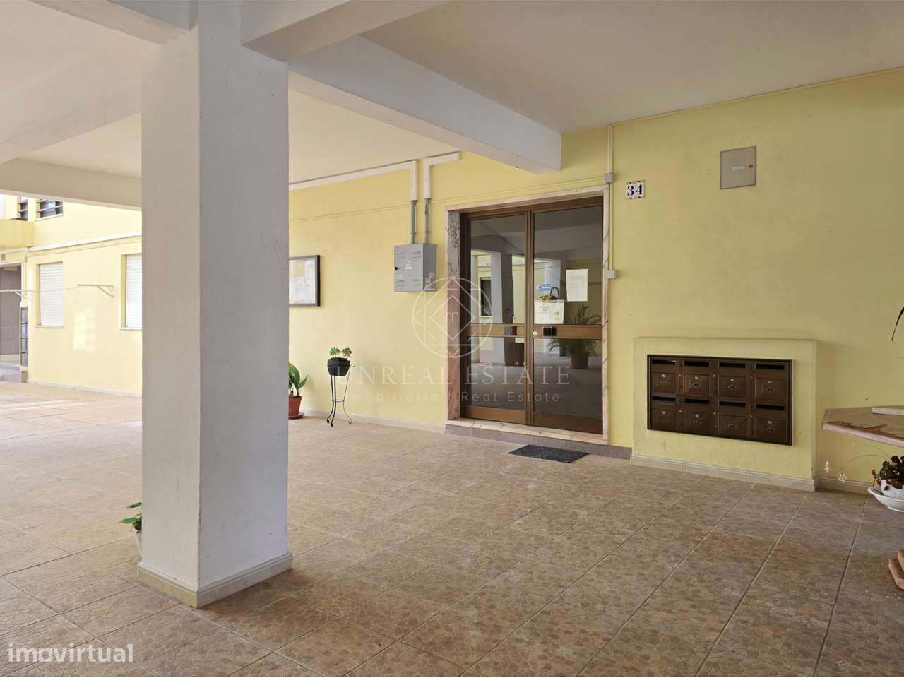 Apartamento T3 em Remodelação com Terraço de 80 m² e Parqueamento | Se-9