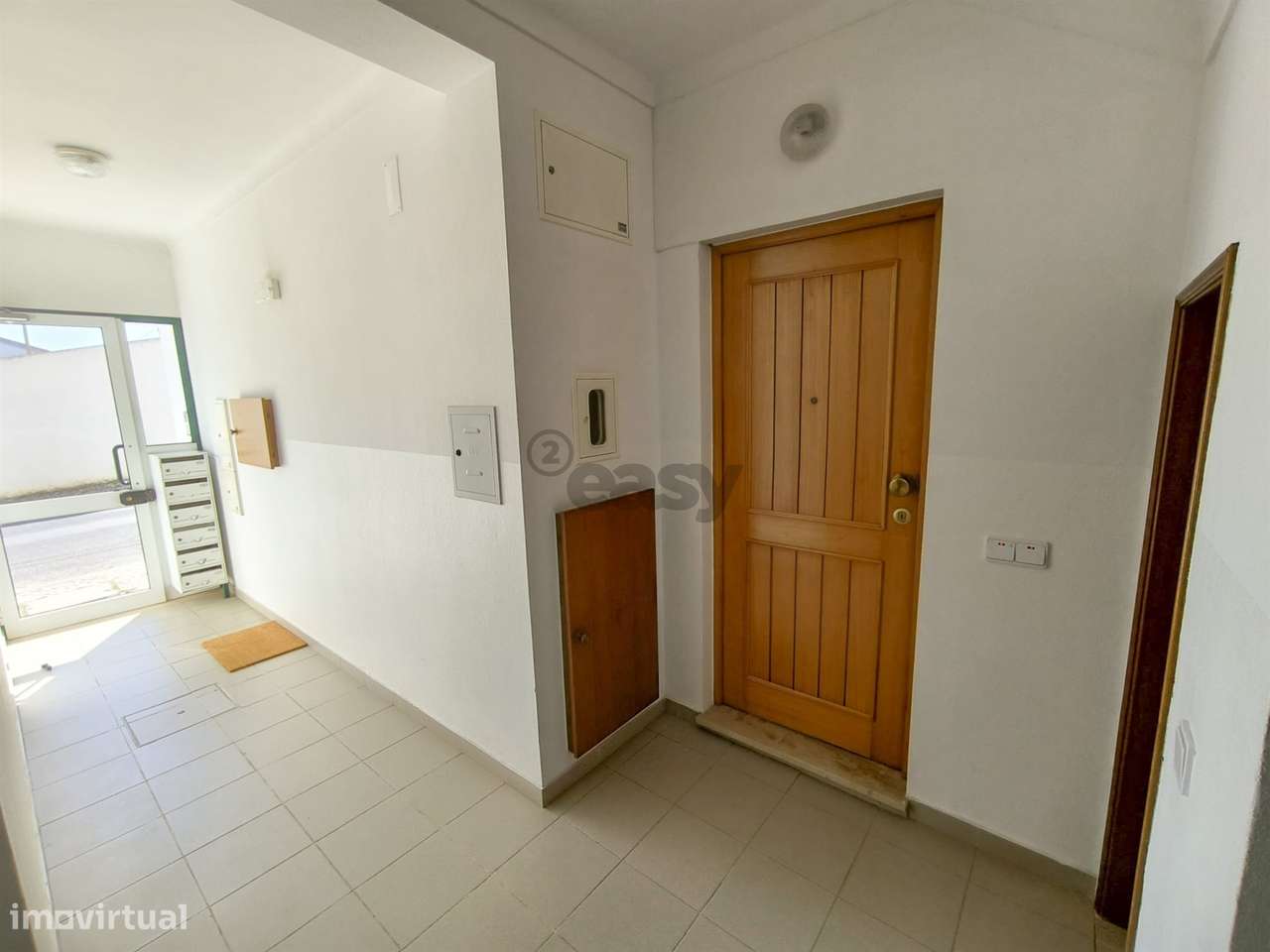 Apartamento T2 Mobilado com Logradouro Privativo em Ermidas Sado - Grande imagem: 3/27