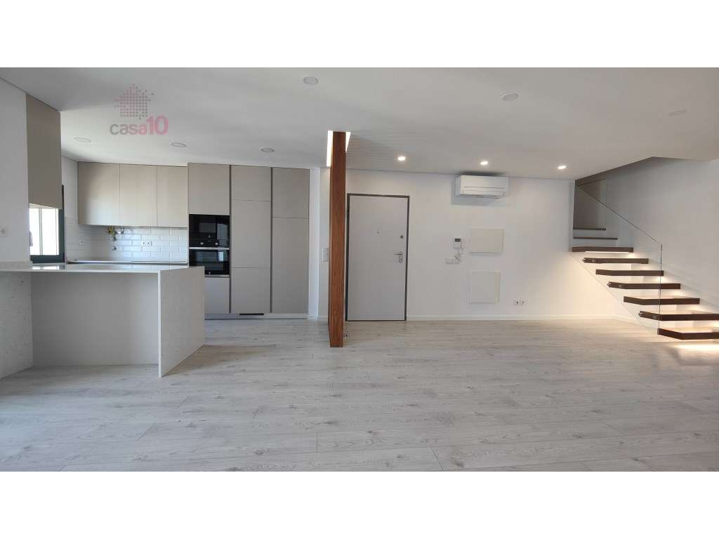 Vende-se T4 Duplex em empreendimento novo, em Alcochete - Grande imagem: 2/27