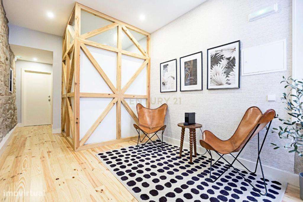 Prédio totalmente reabilitado com 5 apartamentos T0, no Centro Históri-14