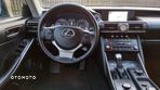 Lexus IS 300h - 10