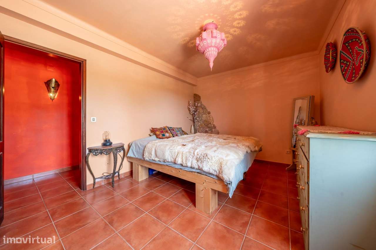 Herdade com moradia T4+1, piscina e lago-21