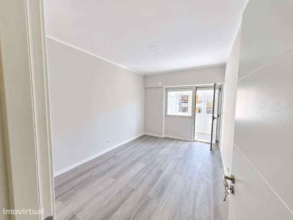 T2 TOTALMENTE REMODELADO A ESTREAR | OEIRAS | A 5 MIN DA PRAIA-11