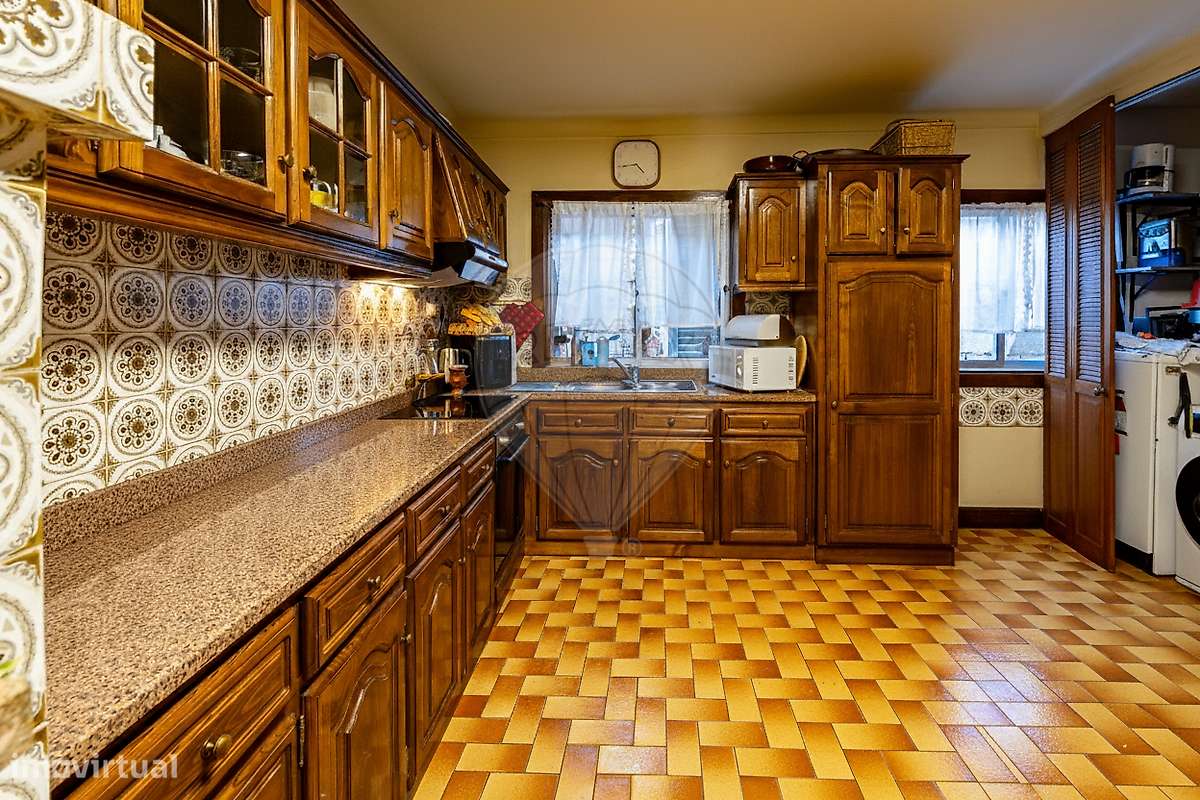 Moradia T5 para venda-7